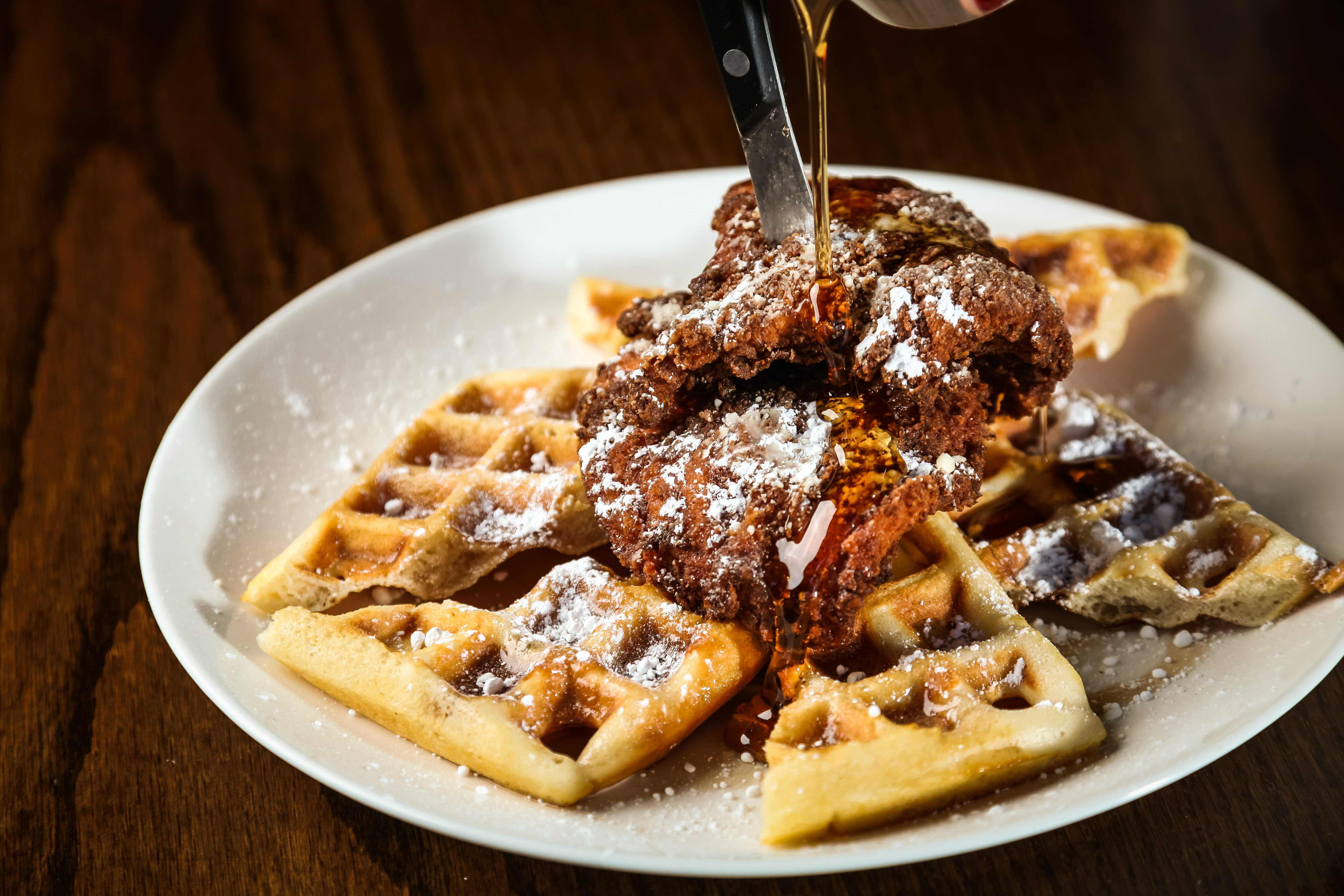 chicken and waffles-img